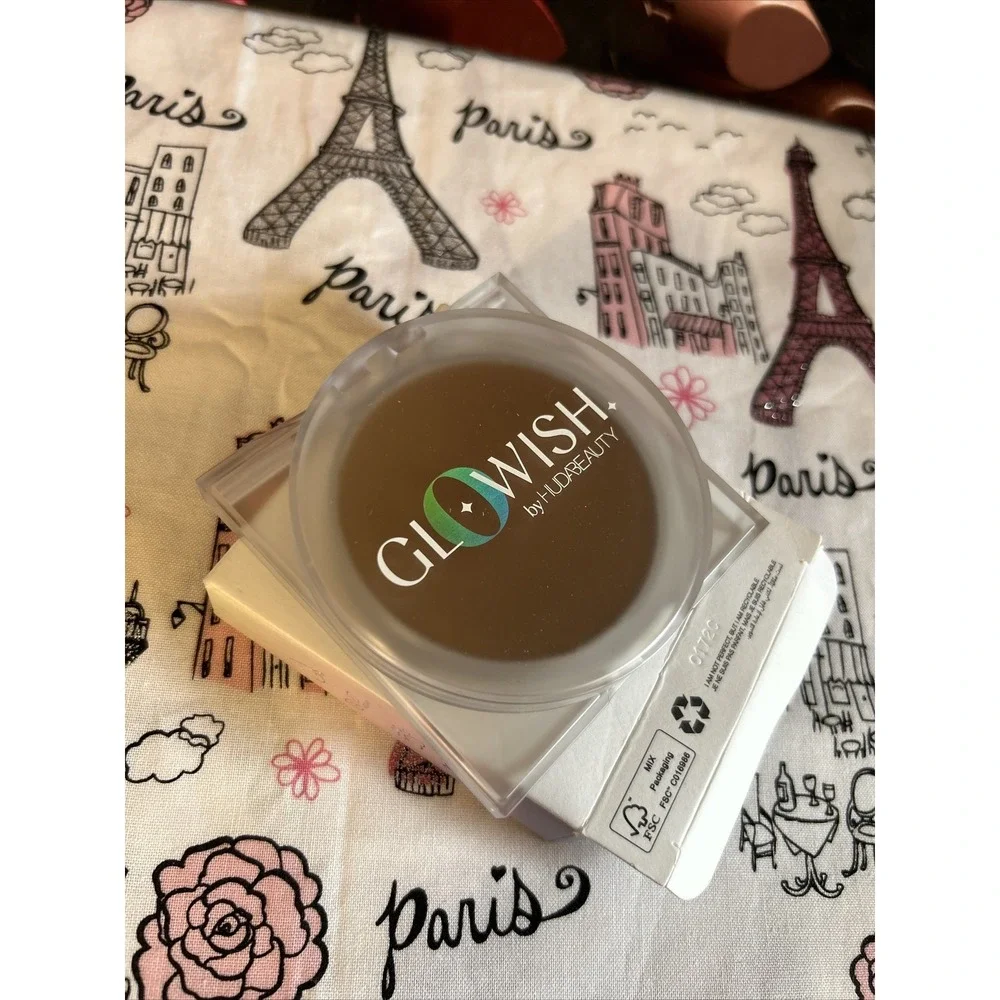 GloWish by Huda Beauty Lightweight Blurring Pressed Powder 08 Tan
